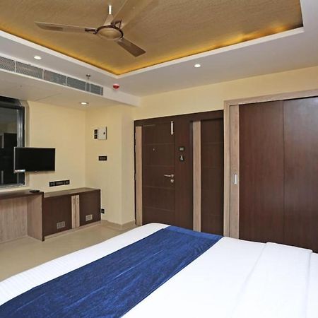 Hotel Golden Orchid 布巴内什瓦尔 外观 照片